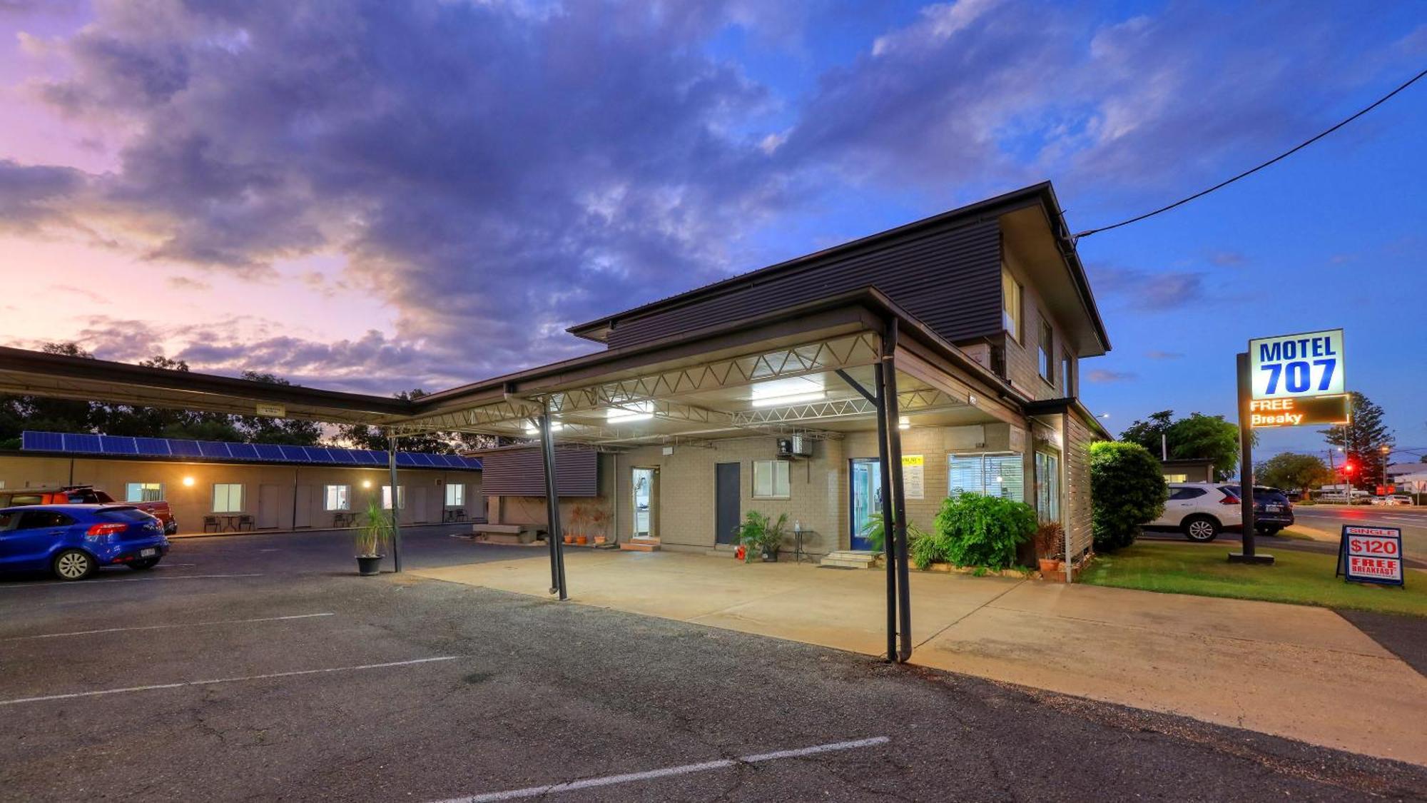 Motel 707 Emerald Buitenkant foto